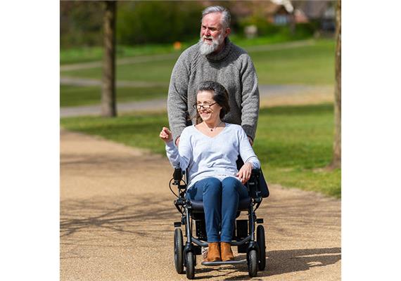 Elektrorollstuhl eFoldi Power Chair inkl. Schiebehilfe für Begleitperson